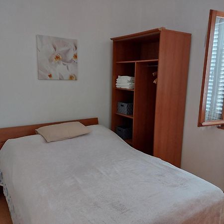 Goga Apartment Petrcane Exterior foto